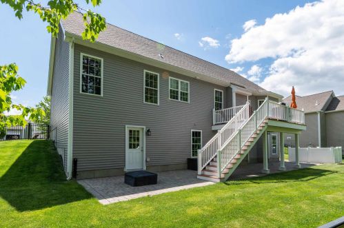 71 Diamondback Ave, Nashua, NH 03062 exterior