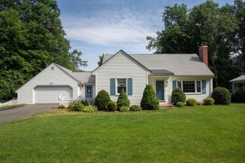 82 Birch Rd, Longmeadow, MA 01106 exterior