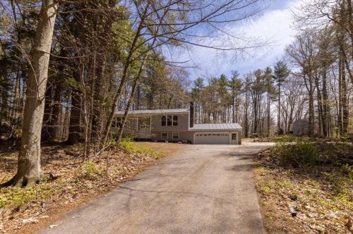 304 Halls Village Rd, Chester, NH 03036 exterior