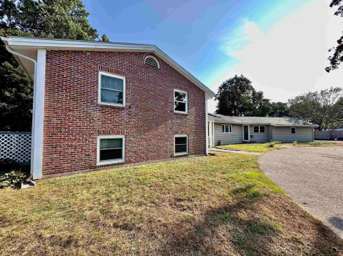 1 Woodland Rd, Dover, NH 03820 exterior