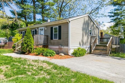 11 Beckett St, Hanson, MA 02341 exterior