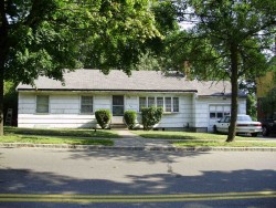 465 Crafts St, Newton, MA 02465 exterior