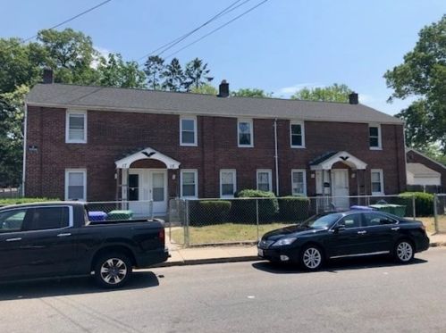 11-17 Putnam Cir, Springfield, MA 01104 exterior