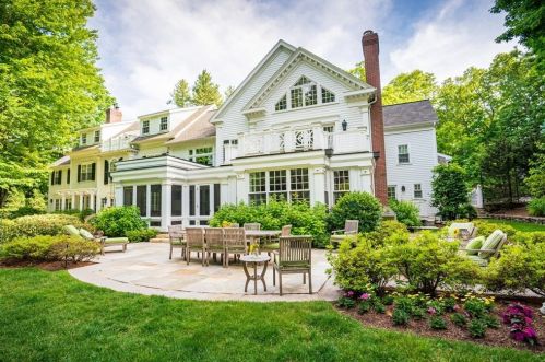 55 Chestnut St, Weston, MA 02493 exterior