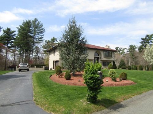 20 Eddy Dr, Westport, MA 02790 exterior