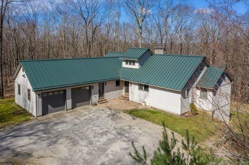 82 Hickory Hill Rd, Morris, CT 06758 exterior