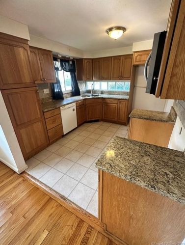 28 Trumbull St, Manchester, CT 06040 exterior
