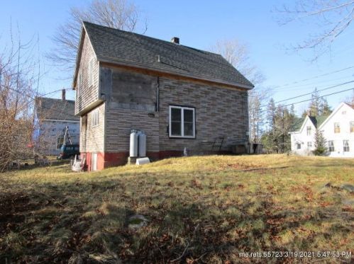 141 Main St, Vinalhaven, ME 04863 exterior