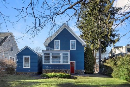 17 Prospect Ave, Swampscott, MA 01907 exterior