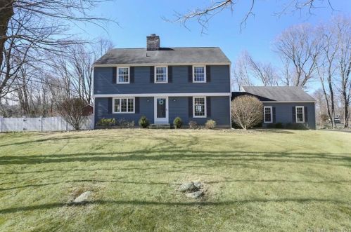 124 Whisconier Rd, Brookfield Center, CT 06804 exterior