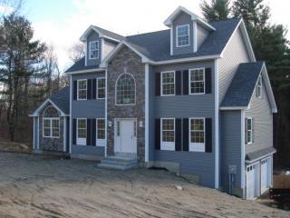 119 Main St, Atkinson, NH 03811 exterior
