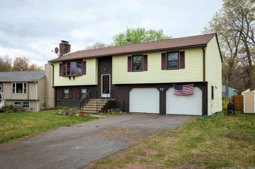 159 Brookfield St, Wapping, CT 06074 exterior