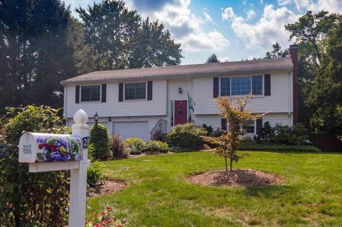 2 Alford Dr, Windsor, CT 06095 exterior
