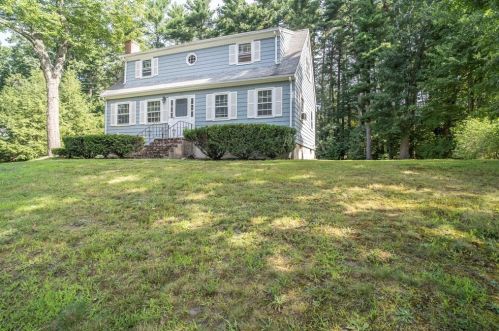 20 Neal St, Walpole, MA 02081 exterior