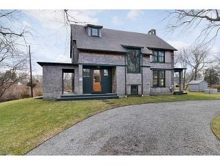 67 Fairway Dr, Narragansett, RI 02882 exterior