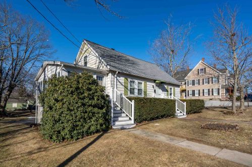 34 Franklin St, Derry, NH 03038 exterior