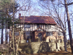 220 Hobart Rd, Newton, MA 02459 exterior