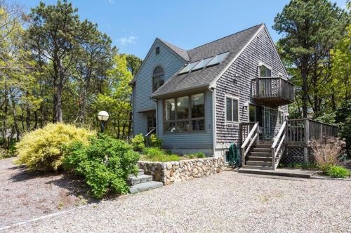 80 Whippoorwill Cir, Mashpee, MA 02649 exterior