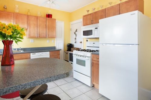 550 Centre St, Roxbury Xing, MA 02119 exterior