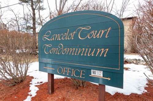 1 Lancelot Ct, Salem, NH 03079 exterior