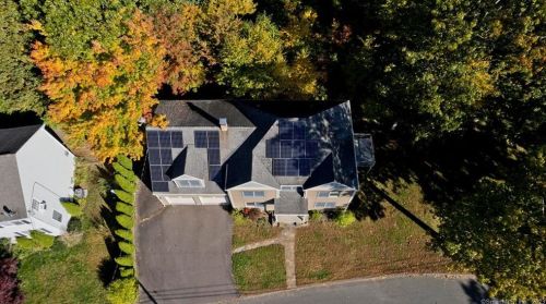 3 Pine St, Ellington, CT 06029 exterior