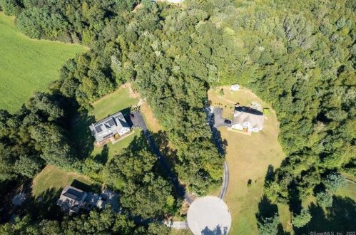 9 Arthurs Way, Norwich, CT 06351 exterior