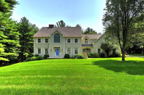 57 Steeple View Ln, Woodbury, CT 06798 exterior