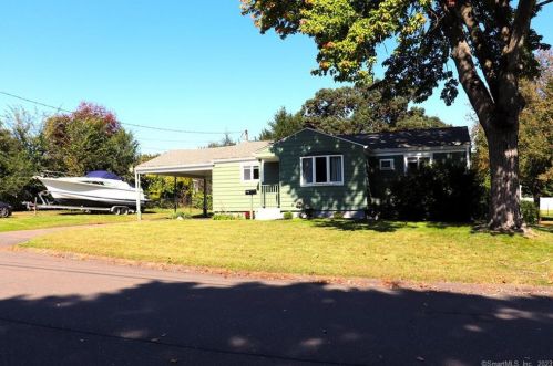 28 Concord Ter, Enfield, CT 06082 exterior