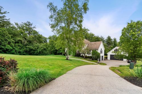 14 Longview Cir, Pelham, NH 03076 exterior