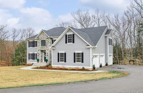 9 Copper Valley Ct, Cheshire, CT 06410 exterior