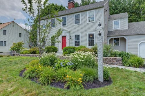 17 Minuteman Dr, Scarborough, ME 04074 exterior