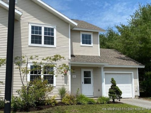 10 Forrestal Dr, Brunswick, ME 04011 exterior