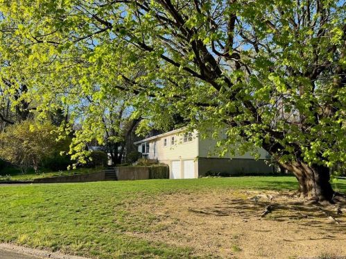 27 Purdy Rd, Norwalk, CT 06850 exterior