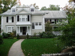 54 Gray Cliff Rd, Newton, MA 02459 exterior