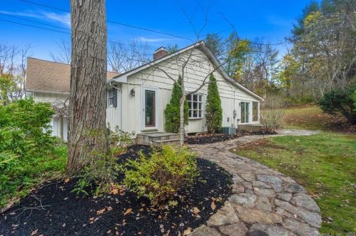 24 Buttonball Ln, Glastonbury, CT 06033 exterior