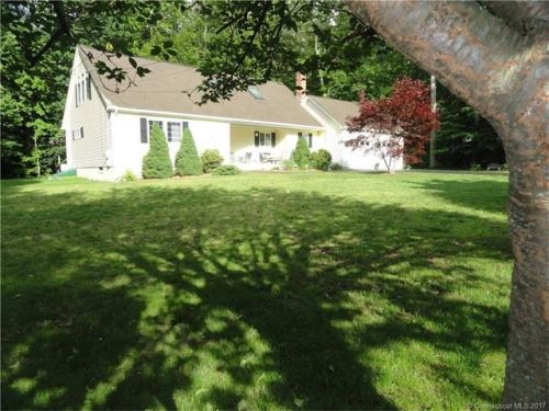 4 Barberry Ln, Moodus, CT 06469 exterior