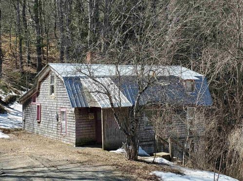 8 Arnold Dr, Enfield, NH 03748 exterior