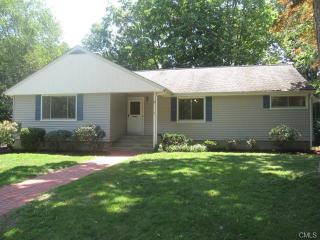 11 Rockland Cir, Bridgeport, CT 06611 exterior