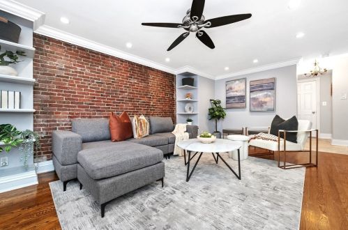135 Commonwealth Ave, Boston, MA 02467 exterior