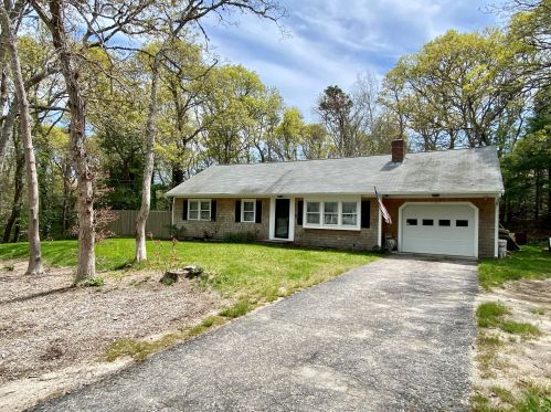 75 Carlotta Ave, Hyannis, MA 02601 exterior