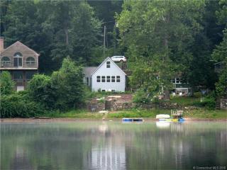 60 Jobs Gate 2, Portland, CT 06480 exterior