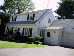 15 Indian Ridge Rd, Newton, MA 02459 exterior
