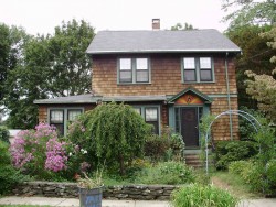 15 Owatonna St, Newton, MA 02466 exterior