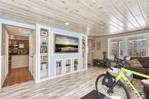 308 Edgemont Rd, Sunapee, NH 03782 exterior