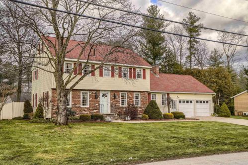 5 Deerhaven Dr, Nashua, NH 03064 exterior