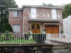 27 John St, Newton, MA 02459 exterior