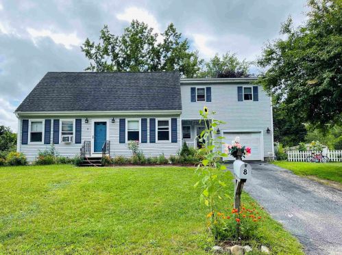 8 Wildflower Dr, Concord, NH 03303 exterior