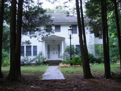 135 Neshobe Rd, Newton, MA 02468 exterior