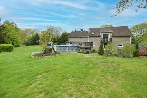 75 Kreger Dr, Waterbury, CT 06716 exterior