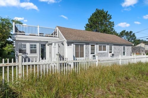 8 Riverside Dr, Plum Island, MA 01951 exterior